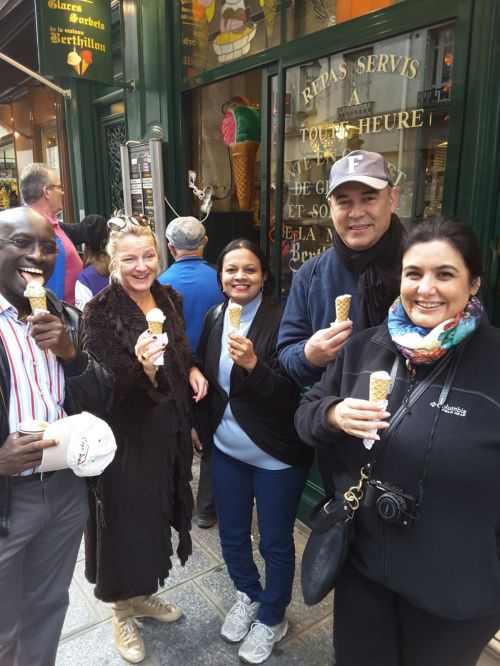 6fc7104d2a45bd398852fea19c0e1a55-1